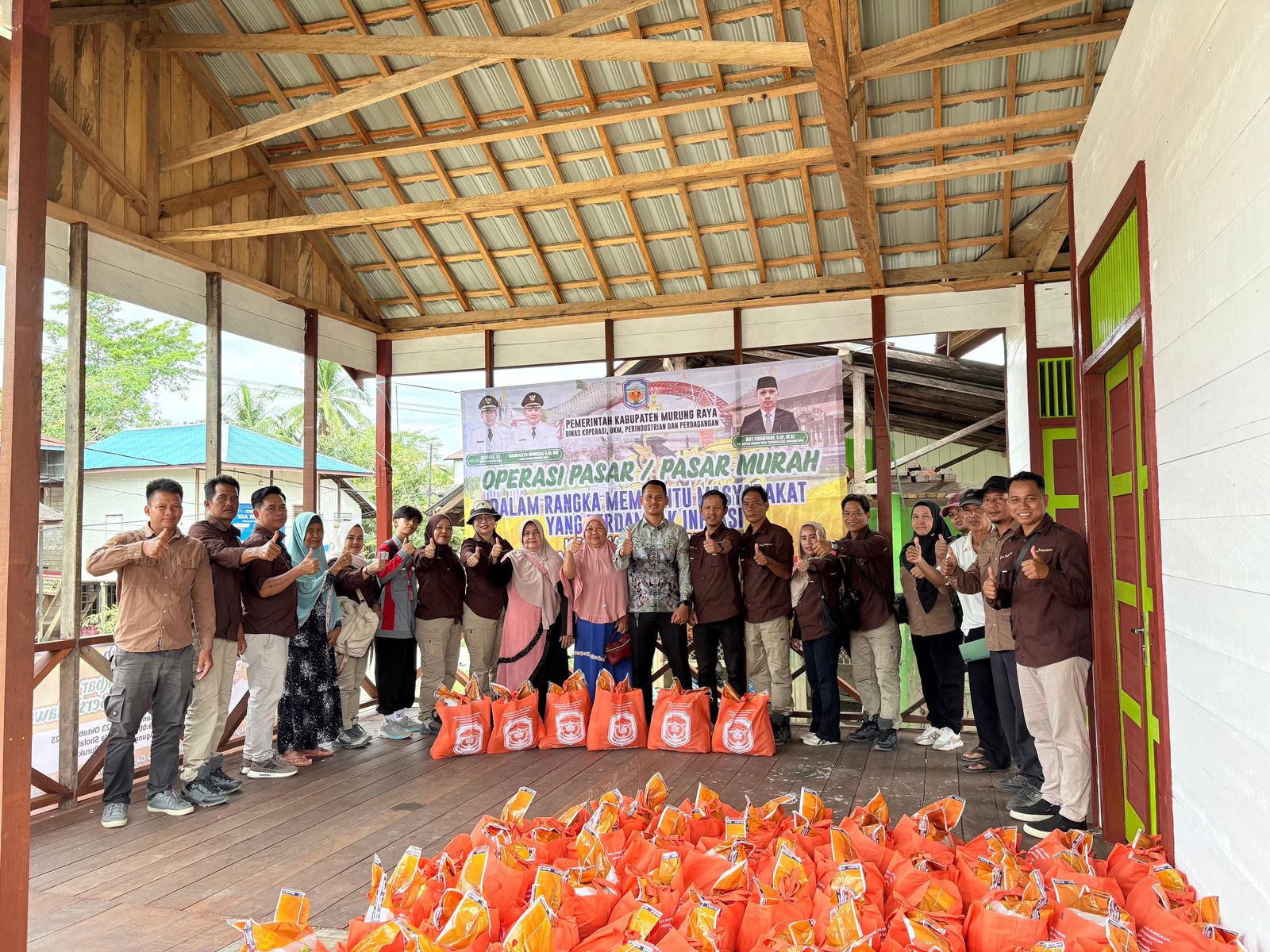 Foto Kegiatan Pasar Murah Di Kelurahan Puruk Cahu Seberang Dari Diperindagkop Kabupaten Murung Raya